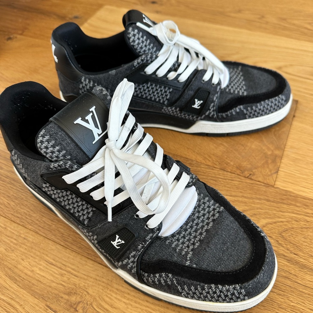Louis Vuitton Men's Black and Gray Sneakers